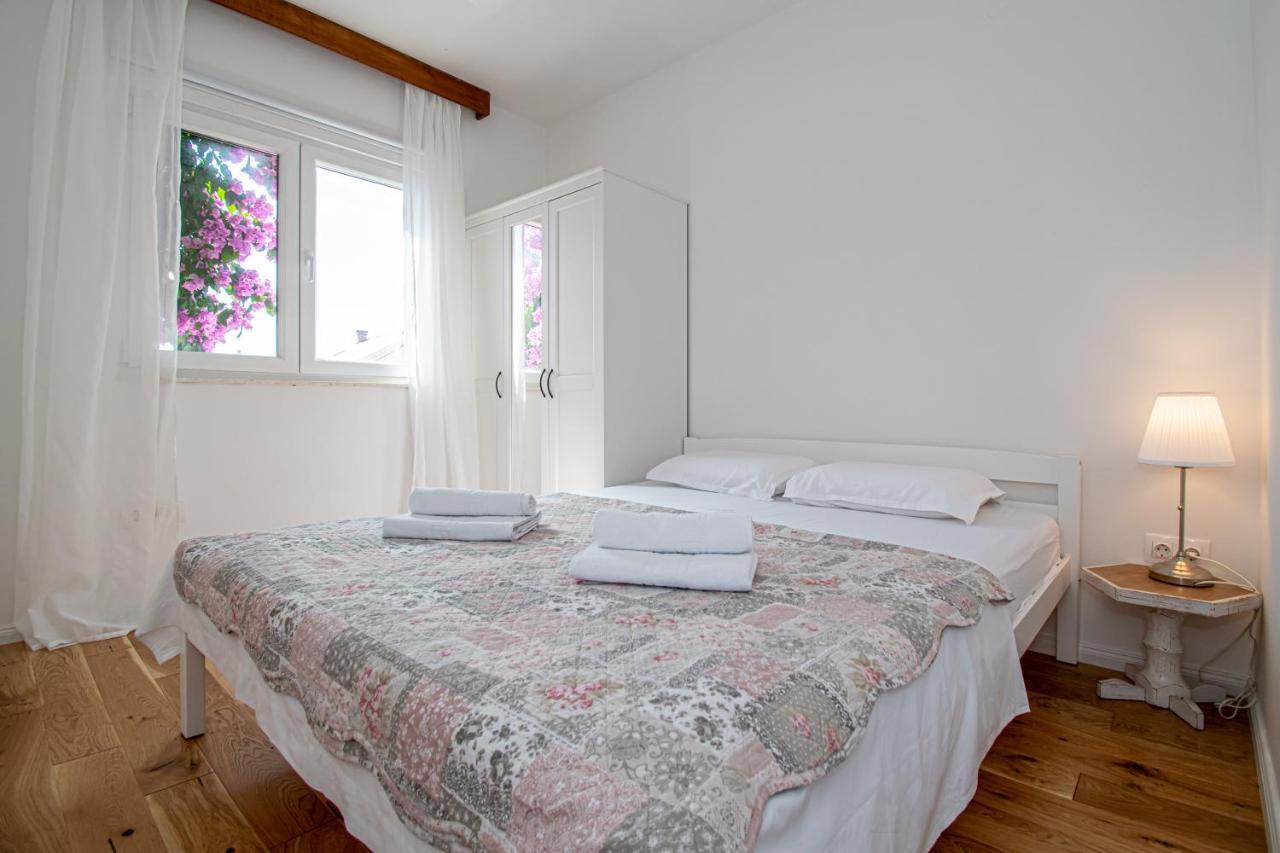 Apartment Nikola Kaštel Novi Kültér fotó